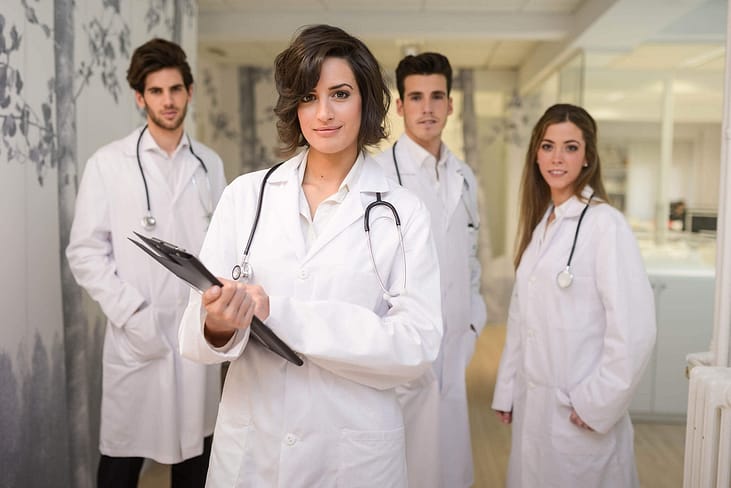 medicos-jovenes-residentes